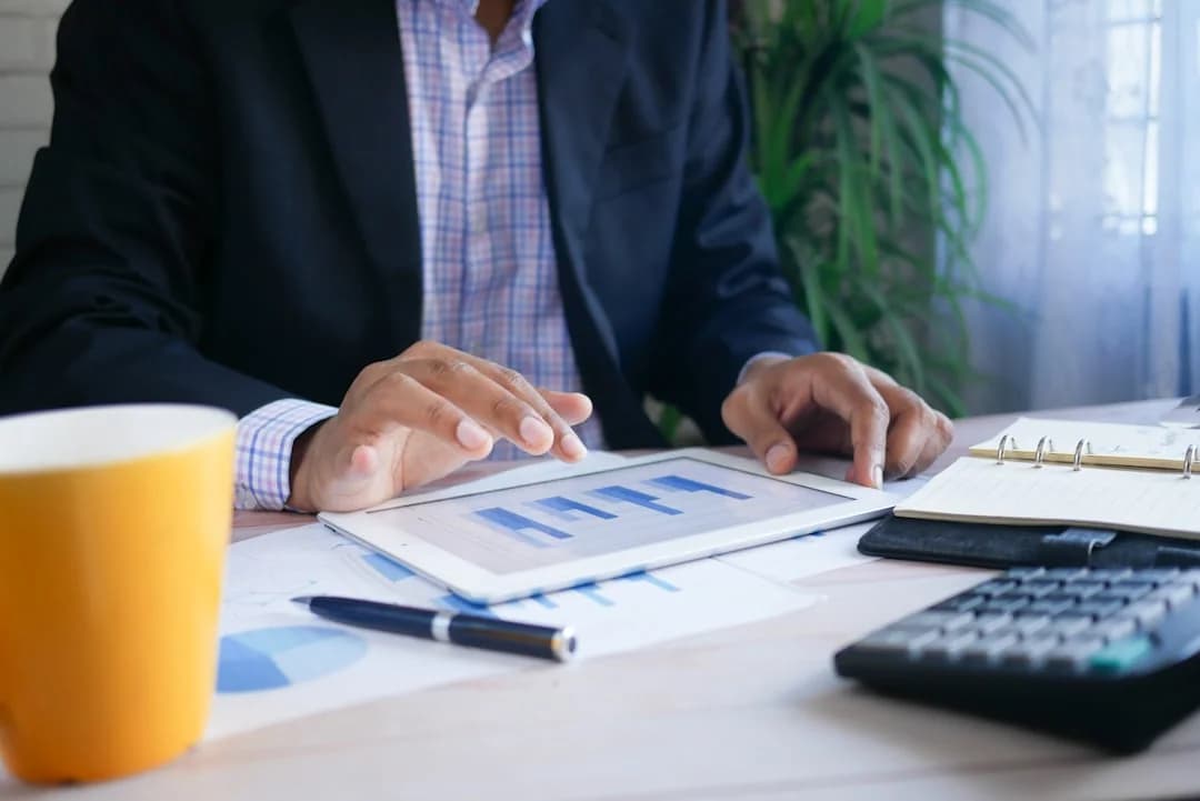 AdvisoryBriefings-how-tech-executives-convert-2026-05-15